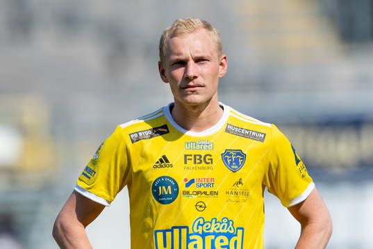 Falkenbergs Adam Bergmark Wiberg före fotbollsmatchen i