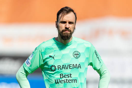 Värnamos målvakt Pilip Vaitsiakhovich före