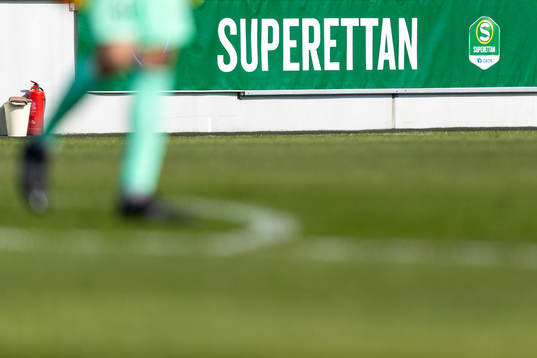 Banderoll med superettan
