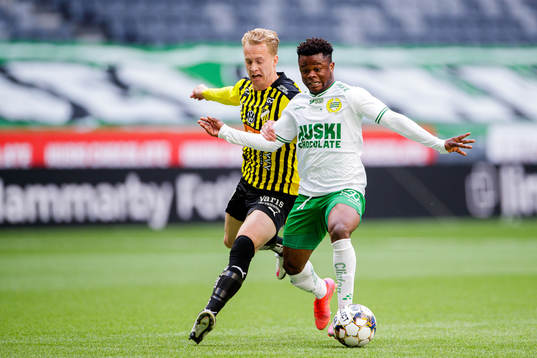 Häckens Gustav Berggren och Hammarbys Akinkunmi Amoo