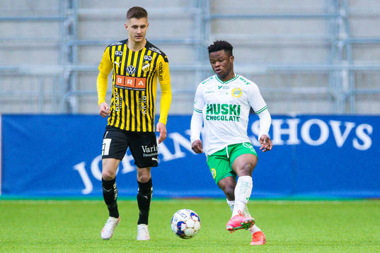 Häckens Leo Bengtsson och Hammarbys Akinkunmi Amoo