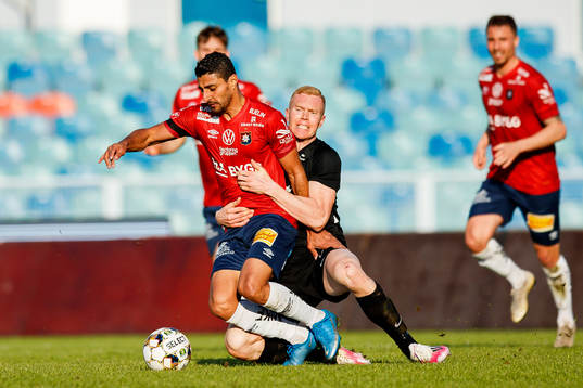 Västerås David Engström och Örgrytes Ailton Jose Almeida
