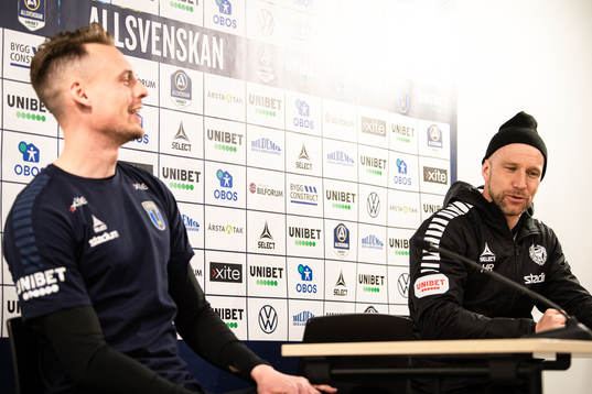 Sirius tränare Daniel Bäckström och Kalmars tränare