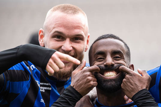 Sirius Adam Ståhl och Mohammed Khalid Saeid  jublar