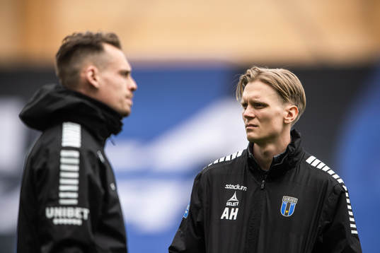 Sirius tränare Daniel Bäckström och naprapat Anton
