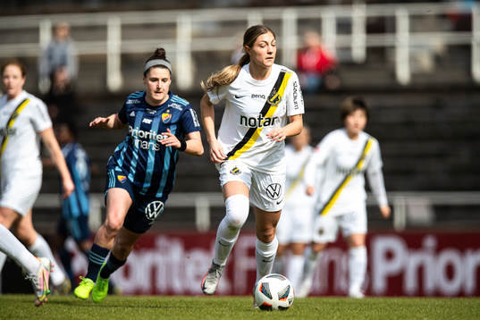 s Hannah Davidson och Djurgårdens Hayley Dowd