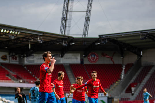Helsingborgs Wilhelm Loeper jublar med lagkamrater