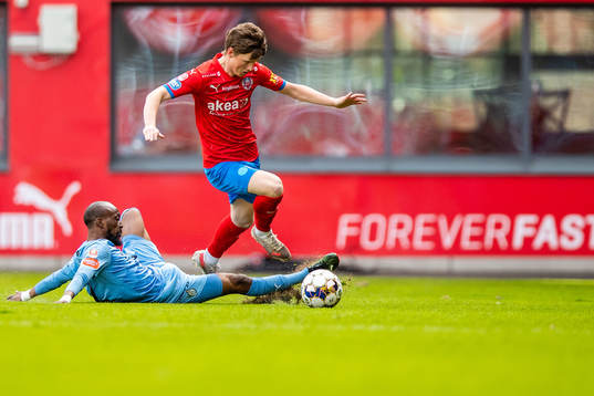 AFC Eskilstunas Ibrahim Blati Toure och Helsingborgs Max