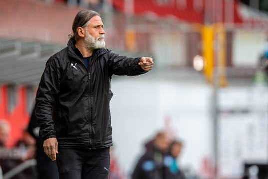 AFC Eskilstunas tränare Özcan Melkemichel