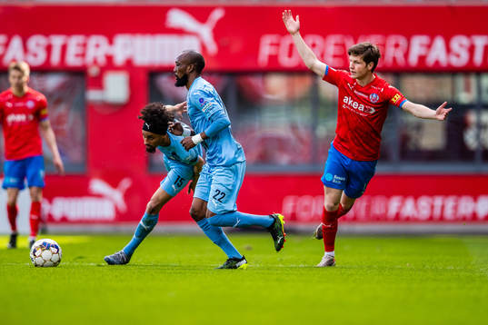 Helsingborgs Max Svensson reagerar