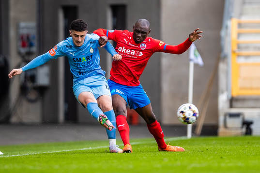 AFC Eskilstunas Aliyu Yakubu och Helsingborgs Ravy
