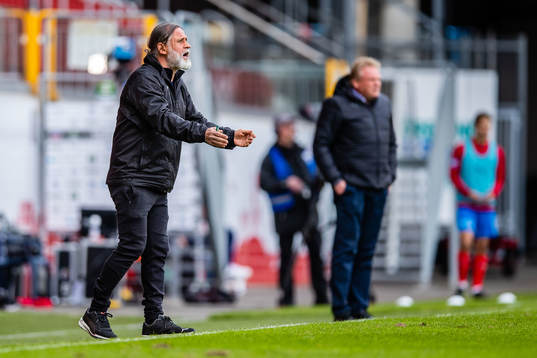 AFC Eskilstunas tränare Özcan Melkemichel