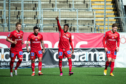 IFK Norrköpings Samuel Adegbenro jublar