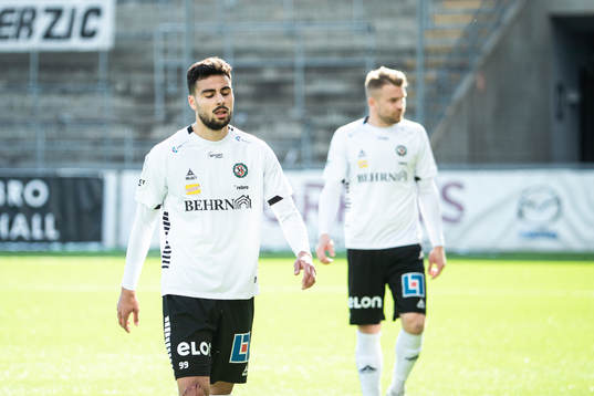 Örebros Deniz Hümmet och Erik Björndahl deppar