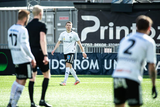 Örebros Jake Larsson deppar
