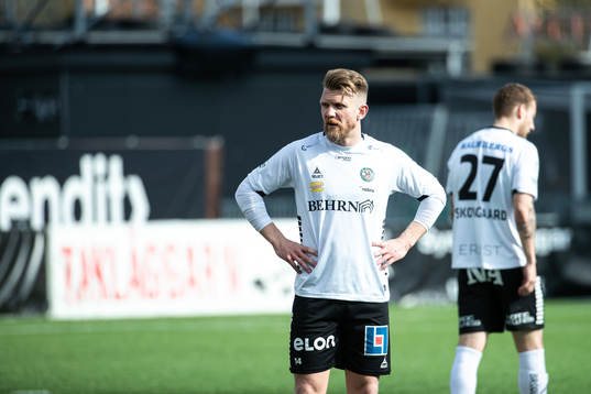 Örebros Michael Almebäck deppar