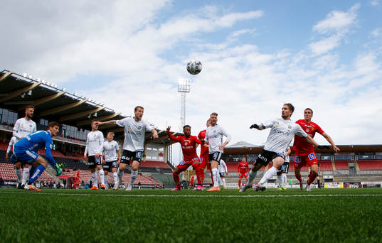 Örebros målvakt Bobby Allain, Andreas Skovgaard och
