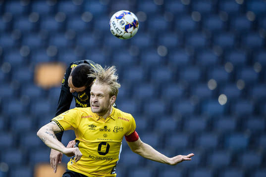s Nabil Bahoui och Elfsborgs Johan Larsson