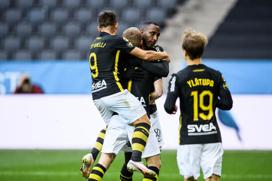 s Sebastian Larsson jublar