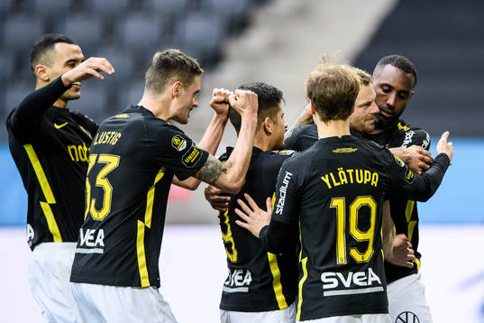 s Sebastian Larsson jublar