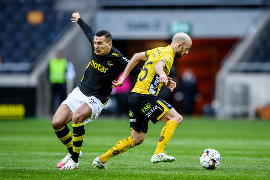 s Nabil Bahoui och Elfsborgs Robert Gojani