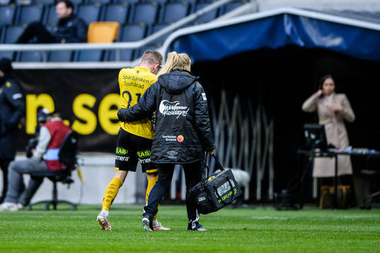 Elfsborgs Rasmus Alm lämnar skadad