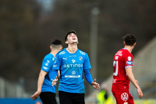 Halmstads Emil Tot Wikström deppar