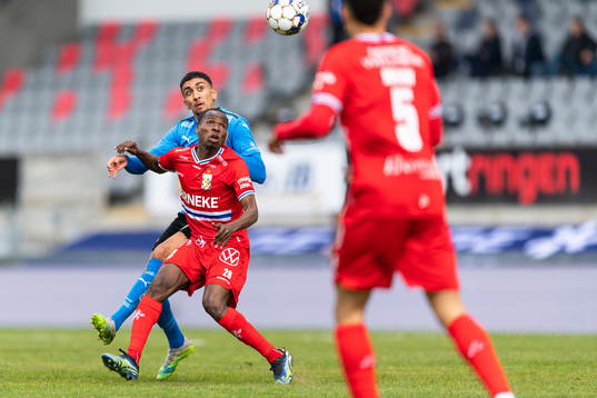 Halmstads Amir Al-Ammari och IFK Göteborgs Alhassan Yusuf