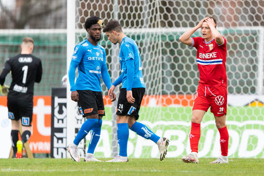 IFK Göteborgs Simon Thern deppar