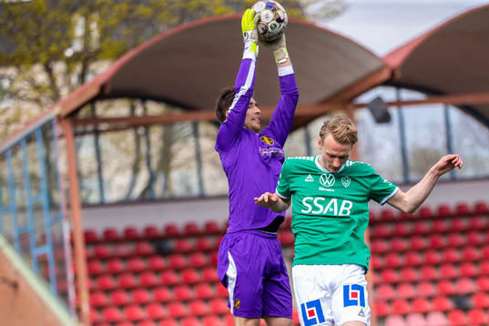Vasalunds målvakt Filip Anger och Brages Alexander