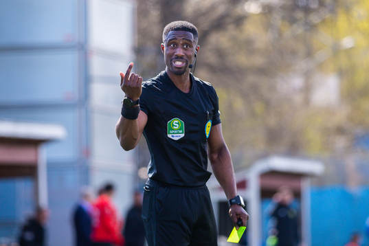 Domare Fredrik Oppong