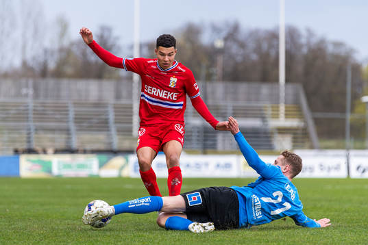 IFK Göteborgs Alexander Jallow och Halmstads Andreas