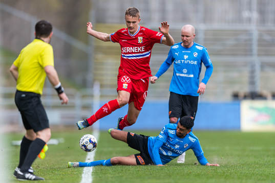 IFK Göteborgs Jesper Tolinsson och Halmstads Amir Al-Ammari