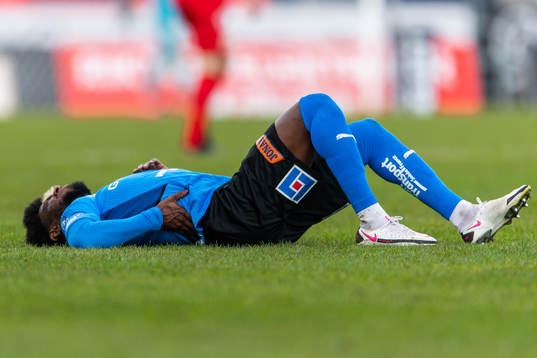 Halmstads Joseph Baffoe har ont