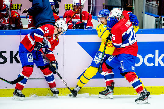 Jesper Frödén of Sweden and Christian Kåsastul and
