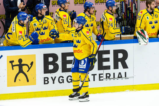Nils Lundkvist of Sweden celebrate