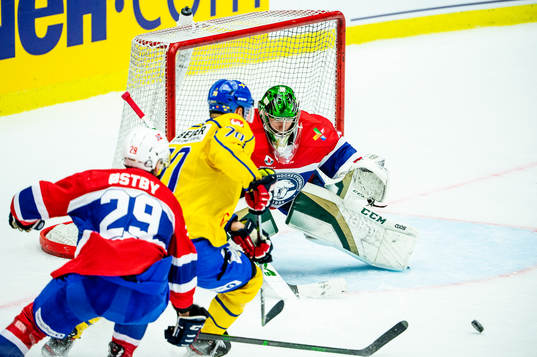 Dennis Rasmussen of Sweden scores 1-5