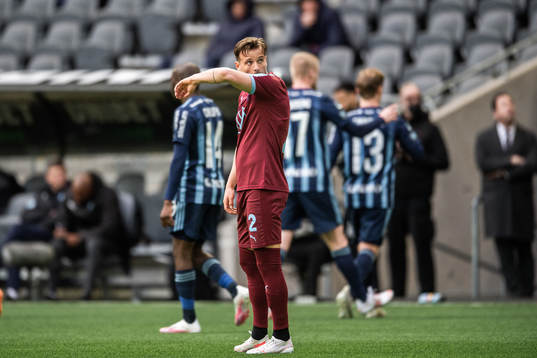 Malmö FFs Eric Larsson deppar