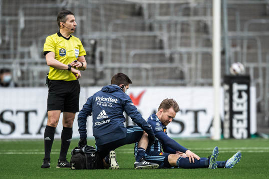 Djurgårdens Jacob Une Larsson får vård