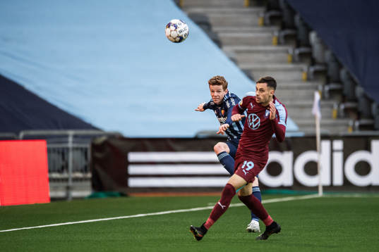 Djurgårdens Aslak Witry och Malmö FFs Veljko Birmancevic