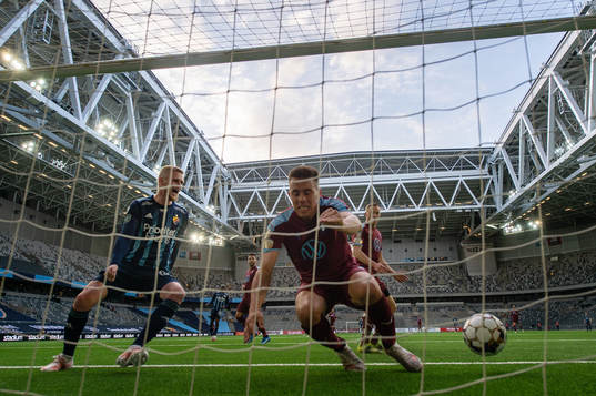 Djurgårdens Kalle Holmberg jublar