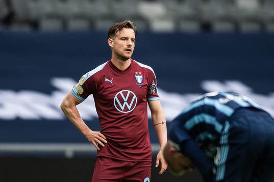 Malmö FFs Eric Larsson deppar