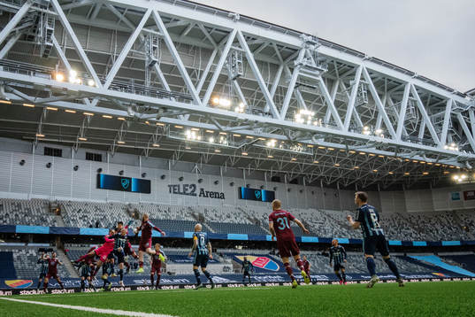 Djurgårdens målvakt Aleksandr Vasyutin med en räddning
