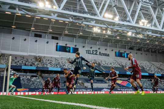 Djurgårdens Hjalmar Ekdal och Jacob Une Larsson mot Malmö