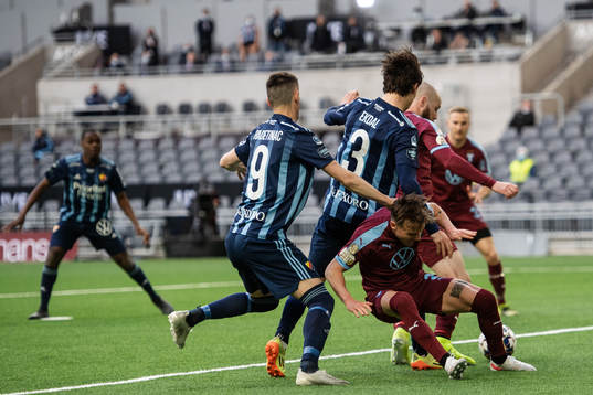 Djurgårdens Haris Radetinac och Hjalmar Ekdal mot Malmö