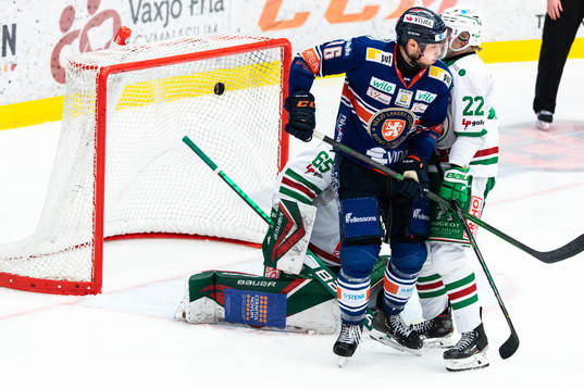 Växjös Hardy Häman Aktell gör 3-2 målet