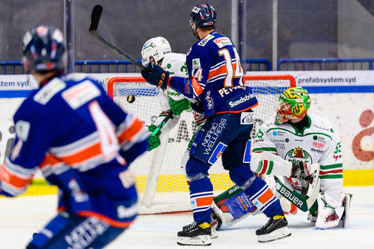 Växjös Emil Pettersson gör mål 1-1 bakom Rögles