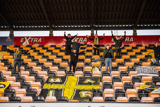 Mjällbys supportrar jublar