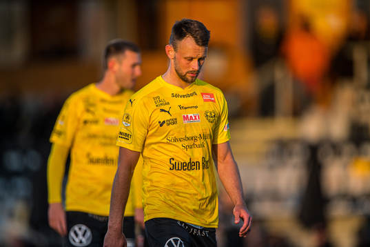 Mjällbys Max Watson  deppar