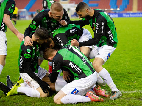 GAIS Boris Lumbana jublar med lagkamrater